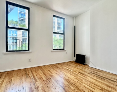 401 East 91st Street - Photo Thumbnail 1