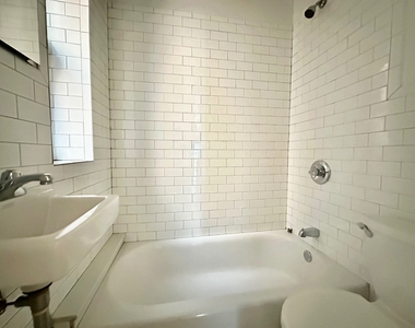 401 East 91st Street - Photo Thumbnail 9