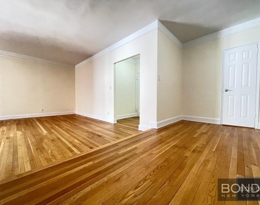 East 67th Street - Photo Thumbnail 5