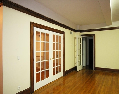 East 80th Street - Photo Thumbnail 4