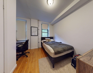 Second Avenue - Photo Thumbnail 9