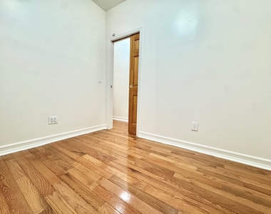 3135 Broadway - Photo Thumbnail 2