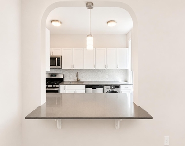 213 Bennett Avenue - Photo Thumbnail 5