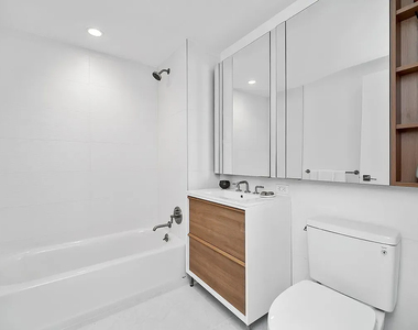 77 Commericial Street - Photo Thumbnail 5