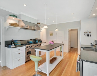 9 Ocean Avenue - Photo Thumbnail 8