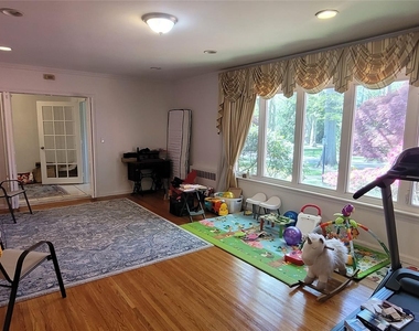 15 Somerset Drive S - Photo Thumbnail 5