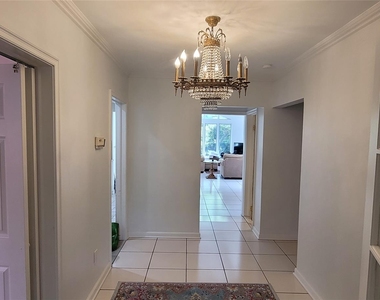 15 Somerset Drive S - Photo Thumbnail 3