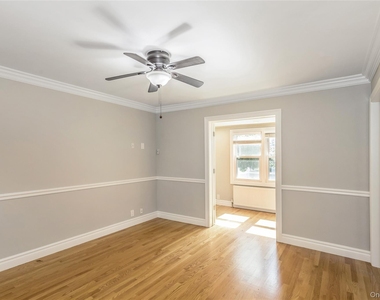 104 Sheridan Avenue - Photo Thumbnail 5