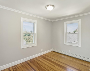 104 Sheridan Avenue - Photo Thumbnail 21