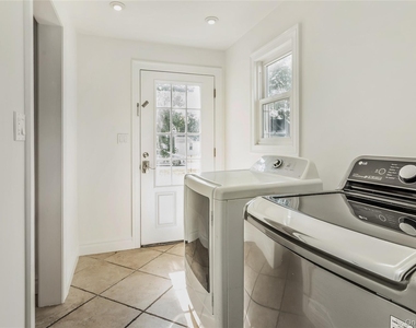 104 Sheridan Avenue - Photo Thumbnail 14