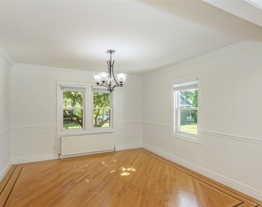 104 Sheridan Avenue - Photo Thumbnail 9