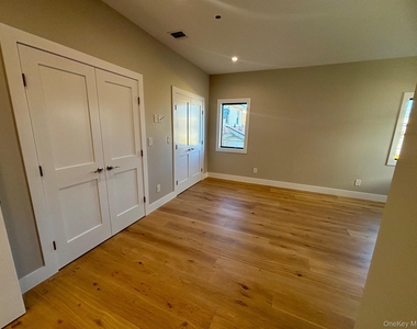 163 Harrison Avenue - Photo Thumbnail 14