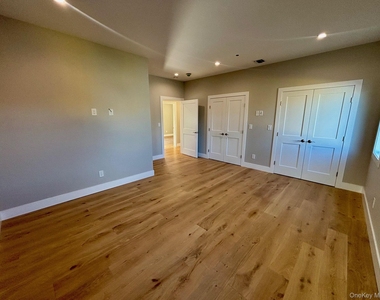 163 Harrison Avenue - Photo Thumbnail 15
