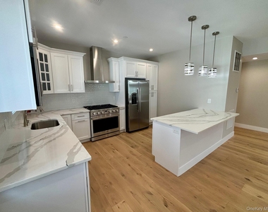 163 Harrison Avenue - Photo Thumbnail 5