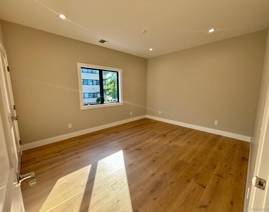 163 Harrison Avenue - Photo Thumbnail 11