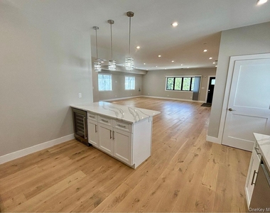 163 Harrison Avenue - Photo Thumbnail 6