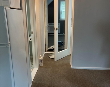 206 Dickinson Avenue - Photo Thumbnail 2
