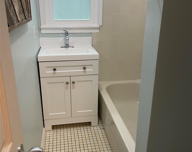 206 Dickinson Avenue - Photo Thumbnail 3