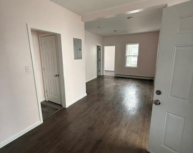 1323 A Mcbride Street - Photo Thumbnail 4