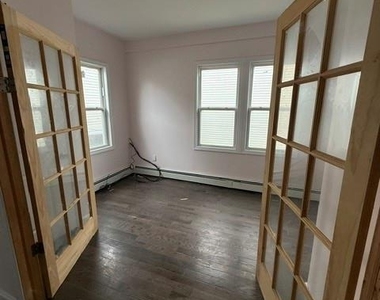1323 A Mcbride Street - Photo Thumbnail 1