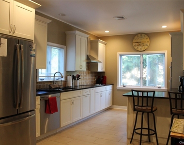 649 Heritage Hills - Photo Thumbnail 2