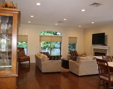 649 Heritage Hills - Photo Thumbnail 4