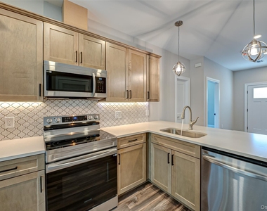 1 Conklin Street - Photo Thumbnail 5