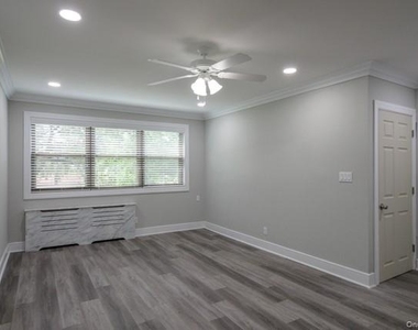 619 Tulip Avenue - Photo Thumbnail 2