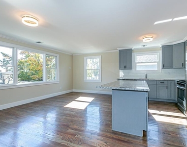 201 Nassau Boulevard - Photo Thumbnail 2