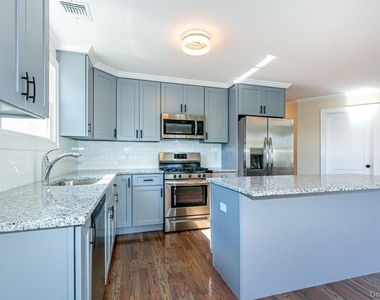 201 Nassau Boulevard - Photo Thumbnail 3