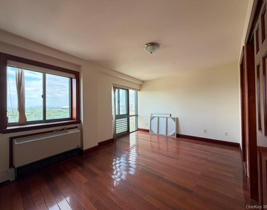 4318 Main Street - Photo Thumbnail 8