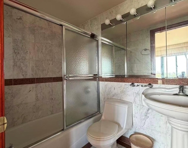 4318 Main Street - Photo Thumbnail 9