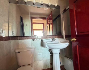 4318 Main Street - Photo Thumbnail 6