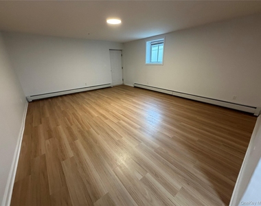 71 Crotona Avenue - Photo Thumbnail 15