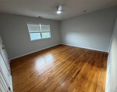 71 Crotona Avenue - Photo Thumbnail 12