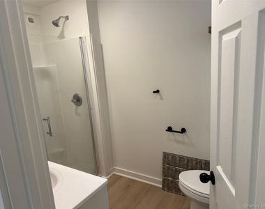 29 Thompson Street - Photo Thumbnail 8