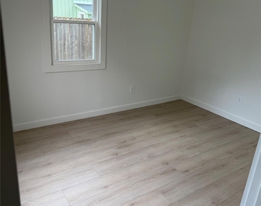 29 Thompson Street - Photo Thumbnail 1