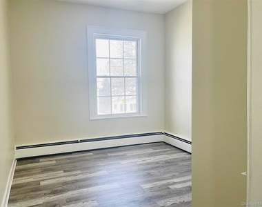 1612 Main Street - Photo Thumbnail 9