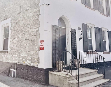 1612 Main Street - Photo Thumbnail 2