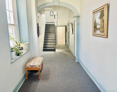 1612 Main Street - Photo Thumbnail 4