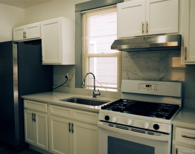 46 Poplar Street - Photo Thumbnail 4