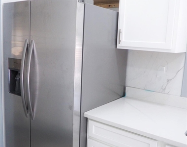 46 Poplar Street - Photo Thumbnail 6