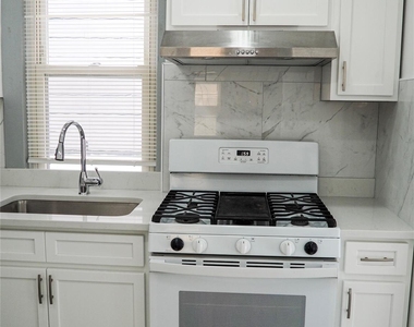 46 Poplar Street - Photo Thumbnail 7