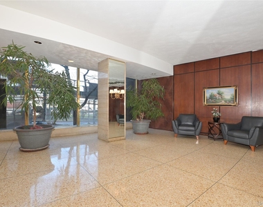 61-20 Grand Central Parkway - Photo Thumbnail 12