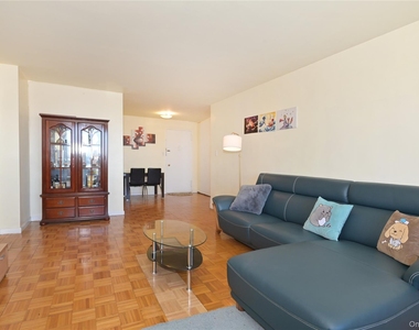 61-20 Grand Central Parkway - Photo Thumbnail 2