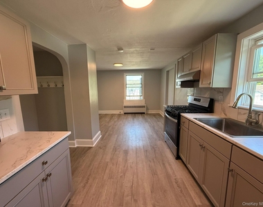 610 Tower Avenue - Photo Thumbnail 3