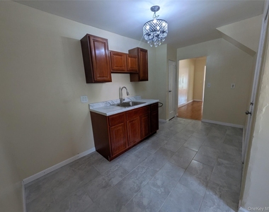 205-11 110th Avenue - Photo Thumbnail 9