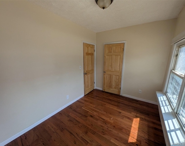 205-11 110th Avenue - Photo Thumbnail 3