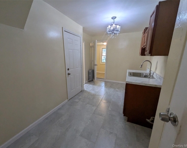 205-11 110th Avenue - Photo Thumbnail 11