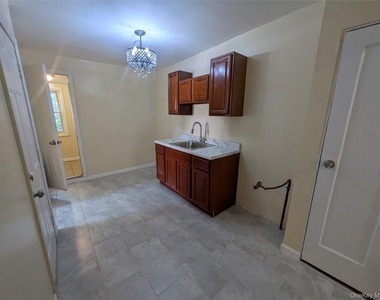 205-11 110th Avenue - Photo Thumbnail 10
